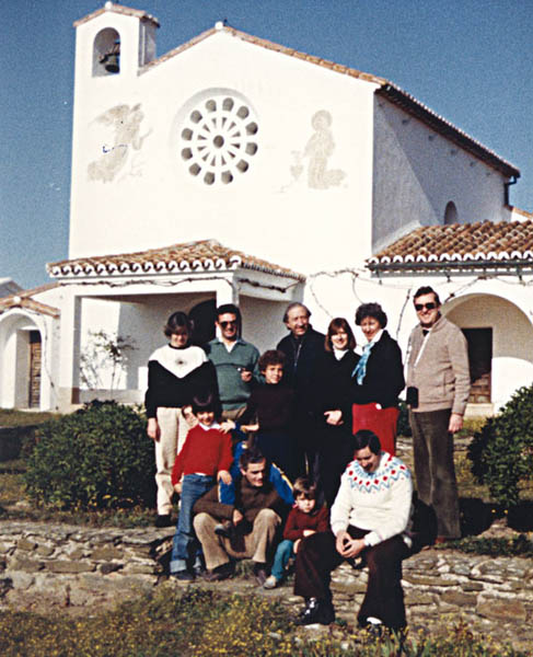 1980-1981. Espanha. Um dos primeiros encontros de Dom Luigi Giussani em “La Cobacha”, a casa de campo da família Oriol, em Estremadura, na fronteira com Portugal. © Carmina Salgado